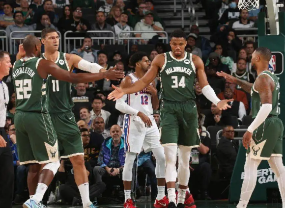 雄鹿：逆境中崛起，赛场展锋芒