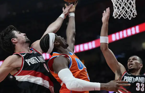 开拓者锋线群激战猛龙铁骑 攻防博弈定胜负