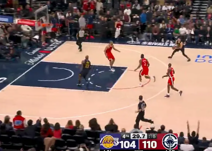 东契奇关键失误葬送逆转 快船112-104险胜湖人