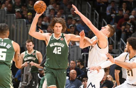 雄鹿锋线群激战残阵掘金 字母哥能否冲破高原防线