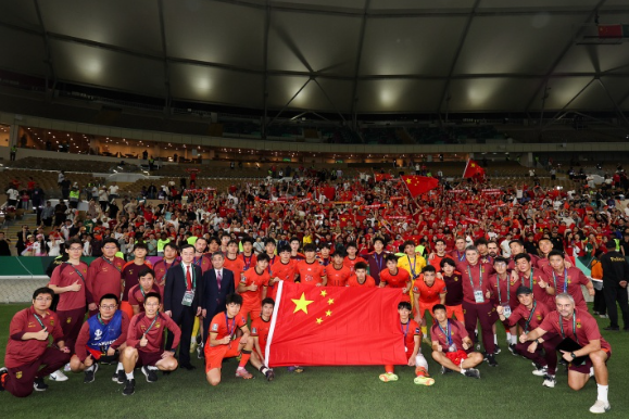 载誉返程！U23国足今日抵京，球迷温情守候