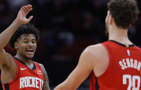 火箭主场激战马刺：新老对决谁主沉浮