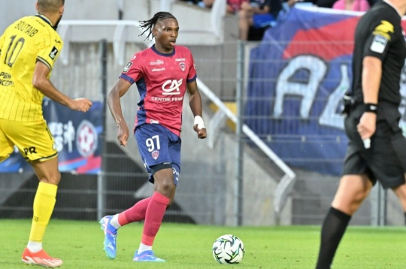 雅凯引多豪门觊觎，拜仁观望切尔西猛攻