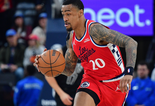 科林斯谈未来:专注赛场,屏蔽交易流言干扰