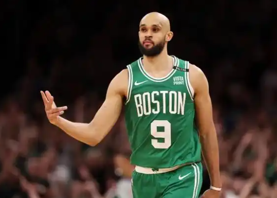 绿军征途：坚韧与荣耀交织的篮球史诗