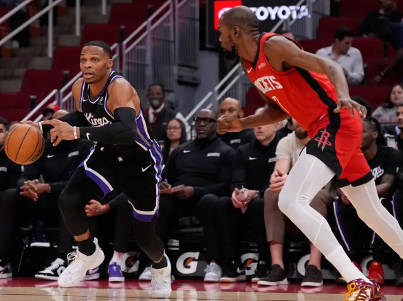 国王：逆境中绽放的西部“黑马”