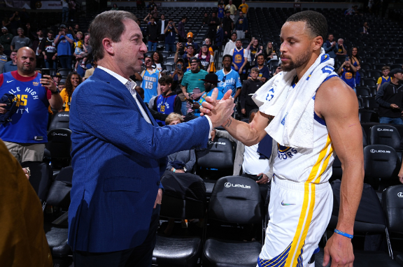 雄鹿更青睐森林狼热火，字母哥争夺战白热化