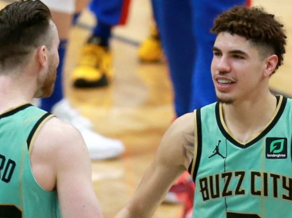 黄蜂逆袭：从低谷到七连胜的热血征程