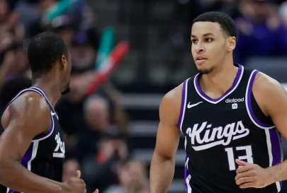 国王残阵迎战骑士新核 哈登首秀能否力挽狂澜