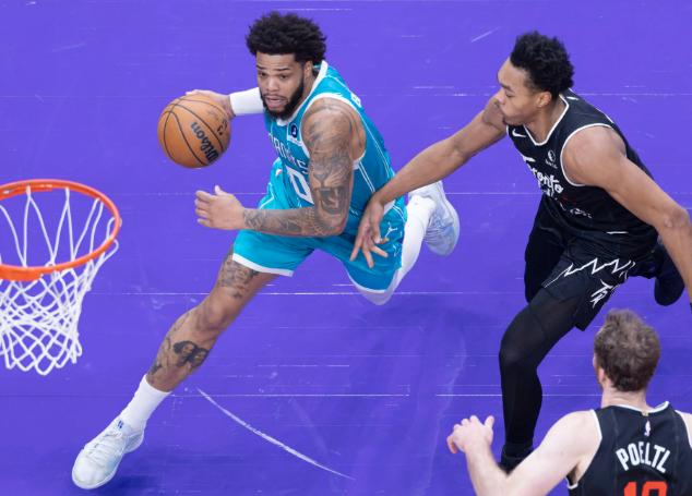 黄蜂逆袭之路：从低谷到连胜的热血征程