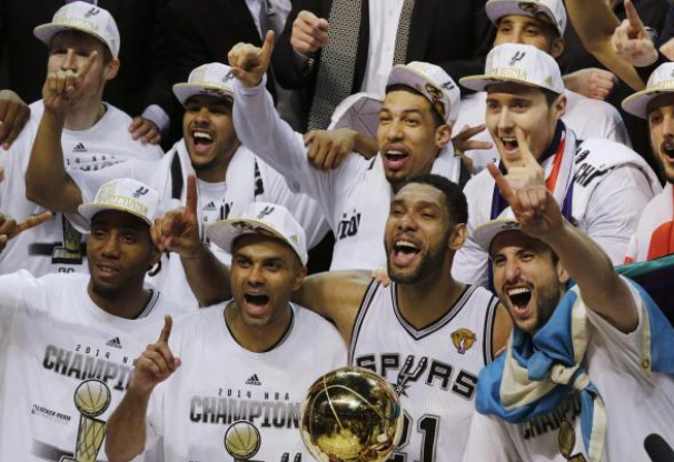 马刺：在逆境中砥砺前行的银黑军团