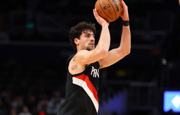 开拓者迎战76人 亨德森罗威确定出战