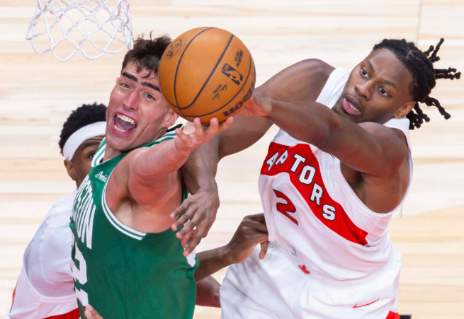 绿军狂飙：逆境中锻造东部铁骑