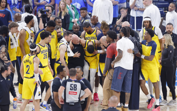 詹姆斯盛赞哈利伯顿 肯定其季后赛全力表现