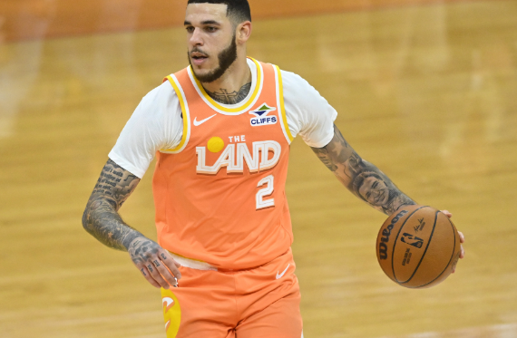 戴维斯猛龙首秀惊艳 勇士交易引争议