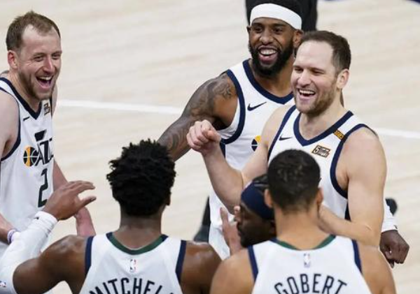 爵士：逆境挣扎中寻光之路