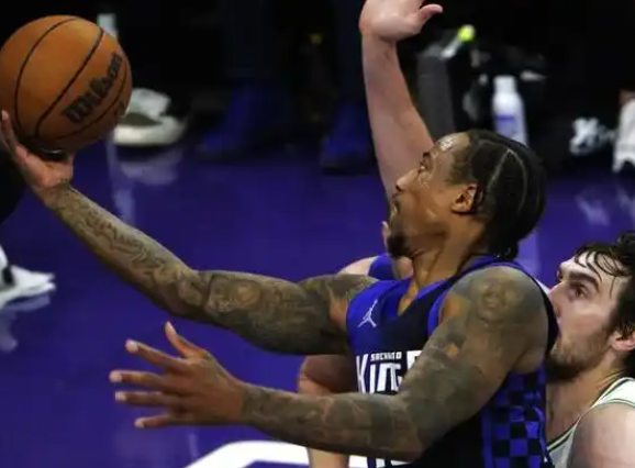 国王：在逆境与曙光中砥砺前行