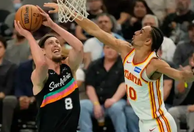 老鹰振翅：在逆境中翱翔的NBA征程