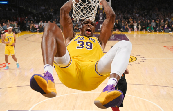 霍福德怒批湖人2020冠带星号言论