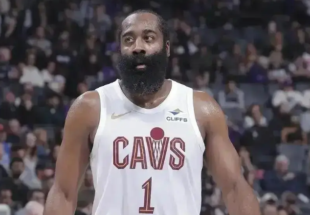 骑士：从磨合阵痛到争冠黑马的蜕变之路