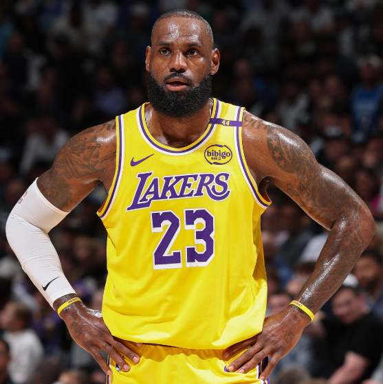 詹姆斯谈生涯第123次三双 坦言赢球至上