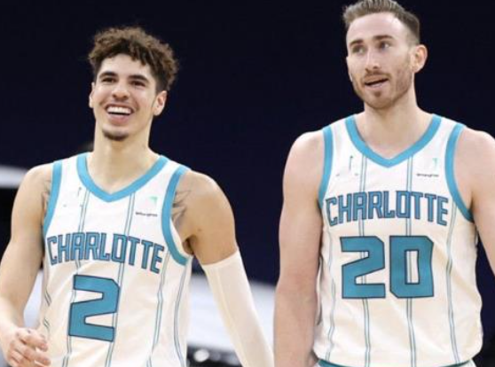 黄蜂：逆境中破浪，连胜中崛起