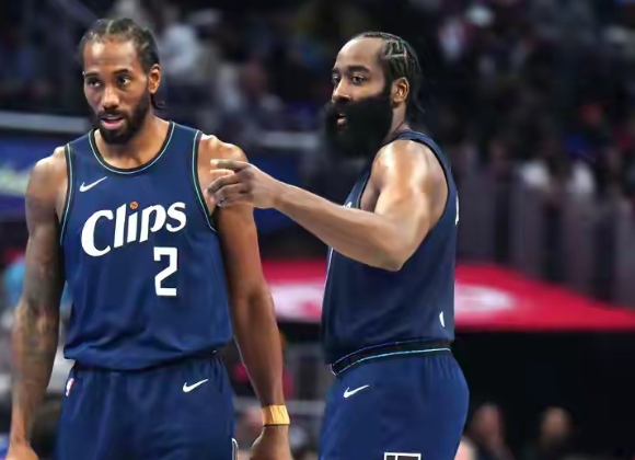 快船：逆风展翅，西部赛场演绎坚韧传奇