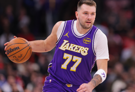 自责！东契奇坦言关键球失误，湖人惜败魔术