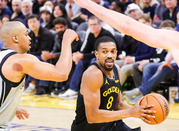 勇士：残阵逆袭，书写坚韧篇章