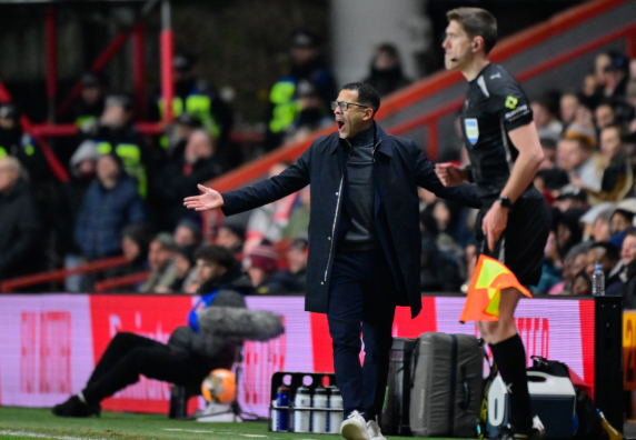 罗塞尼尔复盘失利：纪律与定位球成致命短板