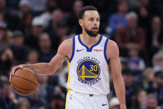 库里伤情更新：周一官宣详情，恢复难料