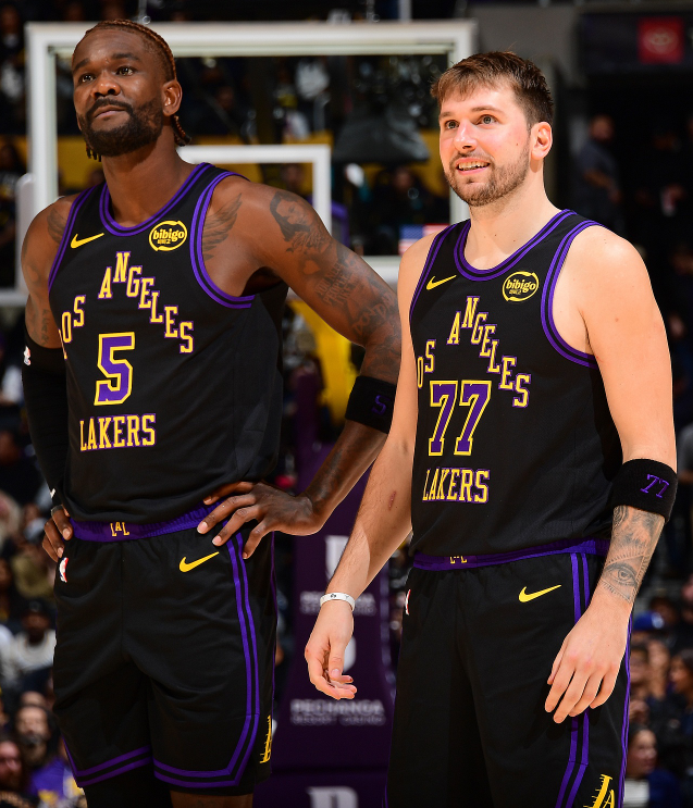 德安德烈·艾顿就是干啥都不精，半吊子一个。