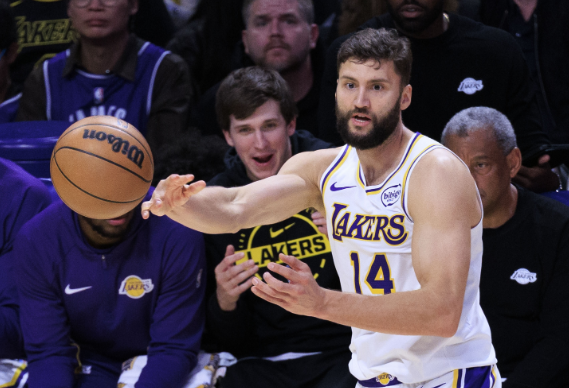 克莱伯谈背靠背取胜：心态为核，攻防共进