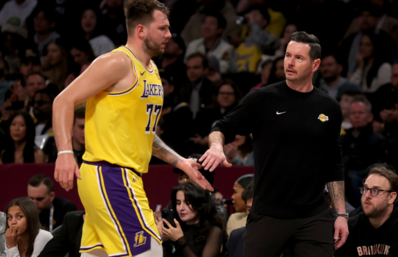 雷迪克盛赞湖人：攻防兼具，稳定性渐显