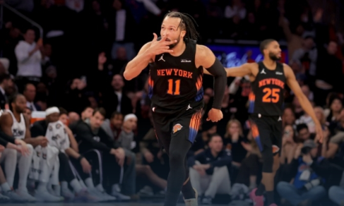 尼克斯用一场25分的大胜，把马刺的11连胜永远钉在了三月的日历上