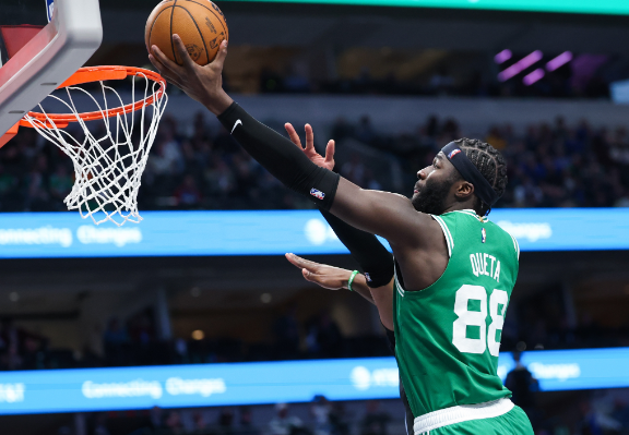 从“边缘人”到“冠军拼图”