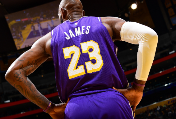 库里追梦计划休赛期全力招募詹姆斯