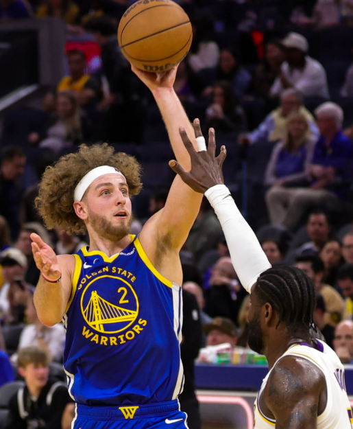 湖人主场迎战鹈鹕，艾顿缺阵反而激活首发火力