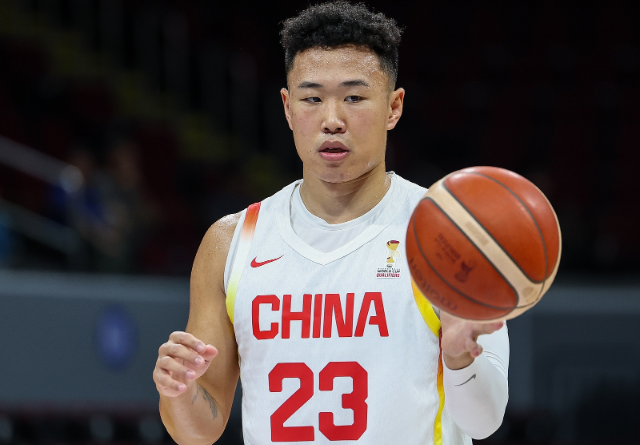 深圳队的贺希宁