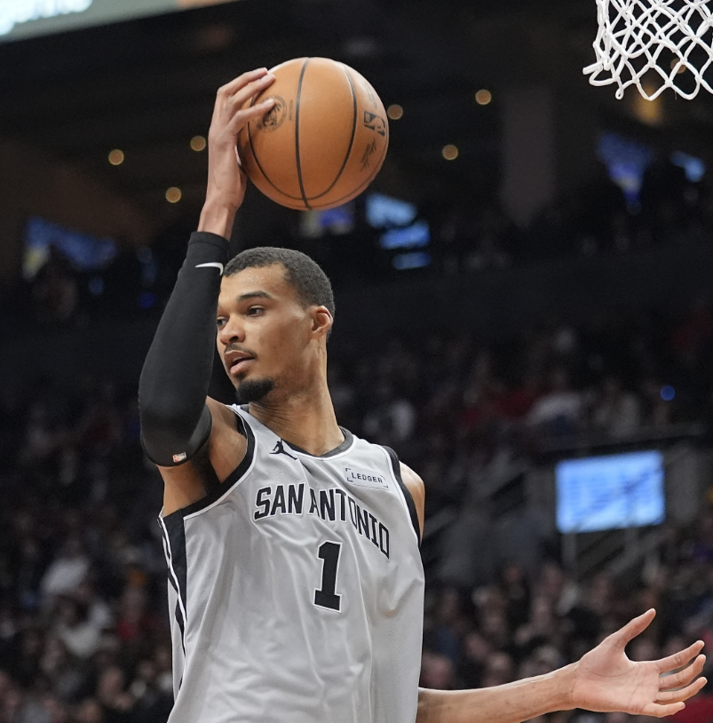 32对15——文班亚马的盖帽榜，是一场“物种碾压”