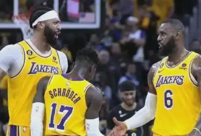 紫金军团对决纽约铁骑：湖人尼克斯激战一触即发