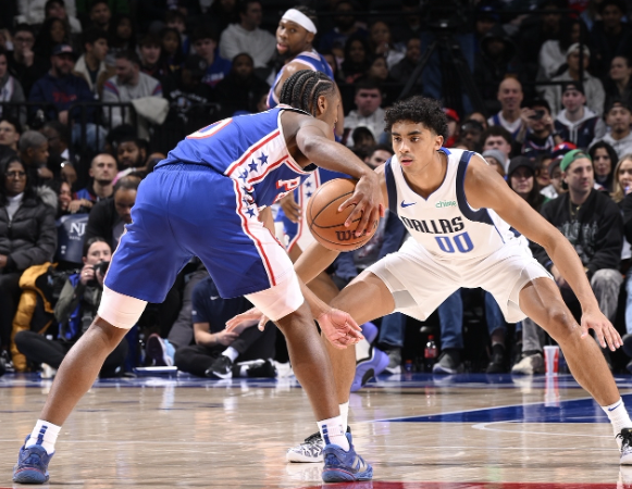 独行侠：逆境中寻光，摆烂与争胜的交织之路