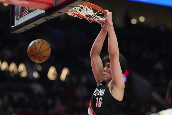 杨瀚森三日三战稳步成长，短暂登场亦有贡献