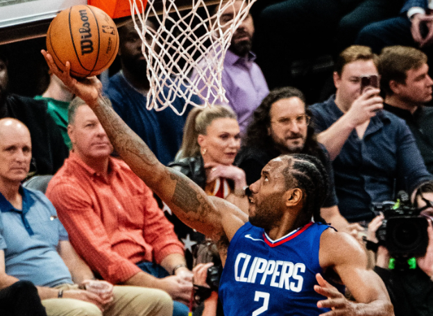 快船：逆境中扬帆，破浪前行