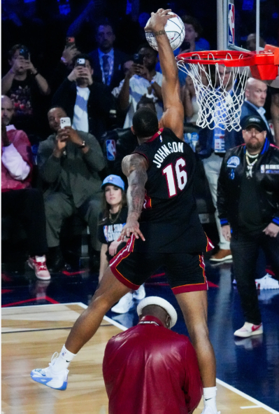 文班亚马轰29+8+4帽，近3场狂揽94分13盖统治联盟