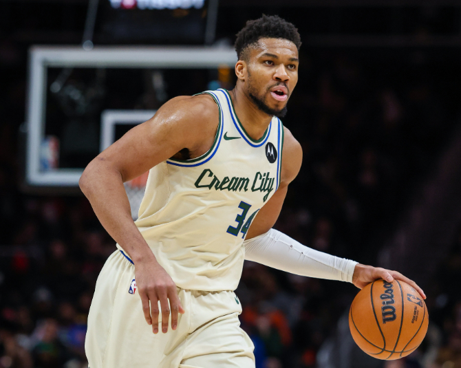 字母哥终于说出那句话——“我31了，不能像以前那样拼了”