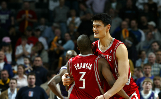 杨瀚森短暂登场获肯定，默契配合暖人心