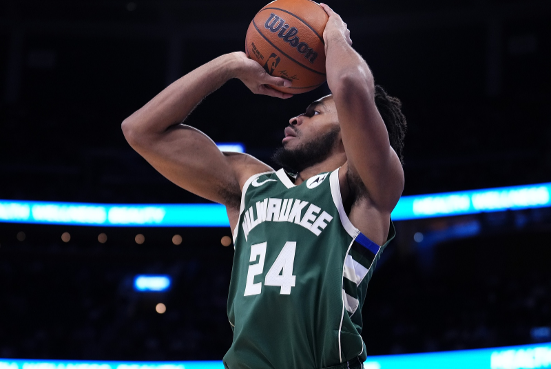 尼克·杨一席话，戳中了每一个“从主角变配角”的痛