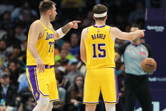 湖人击败尼克斯 詹姆斯缺阵引Skip点评