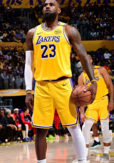 森林狼五连胜遭终结，排名滑落西部第四，迎战湖人成生死战